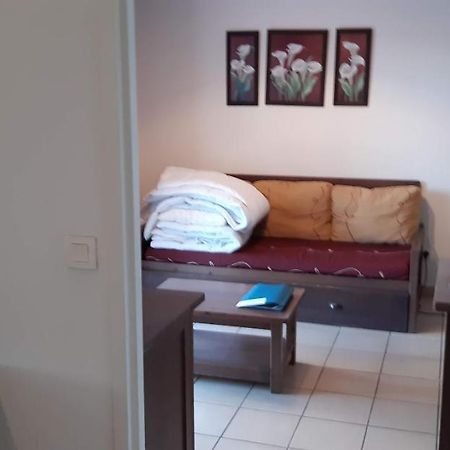 Charmant Logement Avec Piscine แบร์เฌอรัก ภายนอก รูปภาพ