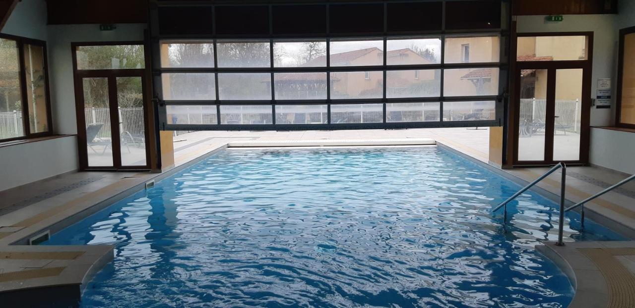 Charmant Logement Avec Piscine แบร์เฌอรัก ภายนอก รูปภาพ