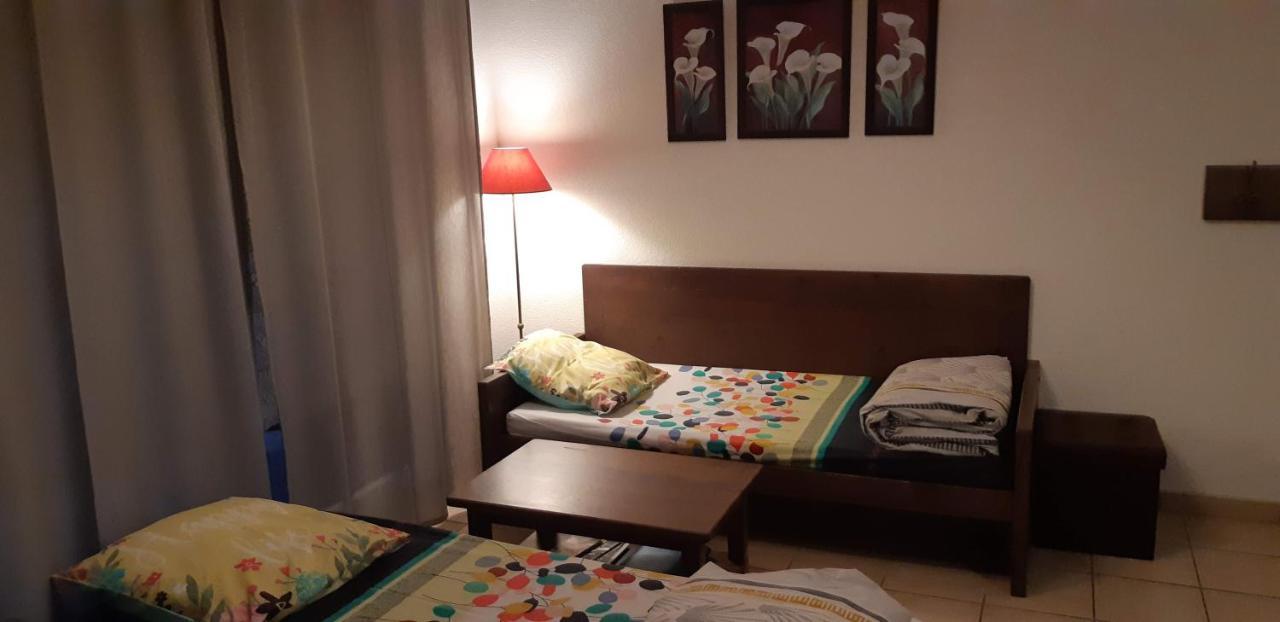 Charmant Logement Avec Piscine แบร์เฌอรัก ภายนอก รูปภาพ