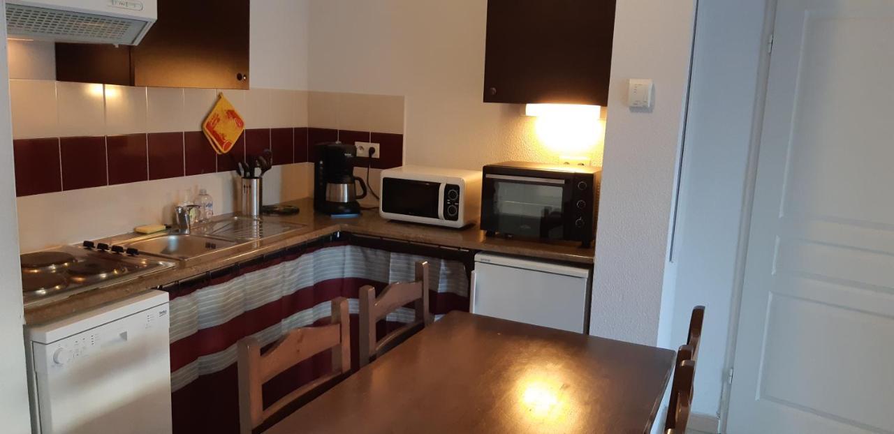 Charmant Logement Avec Piscine แบร์เฌอรัก ภายนอก รูปภาพ